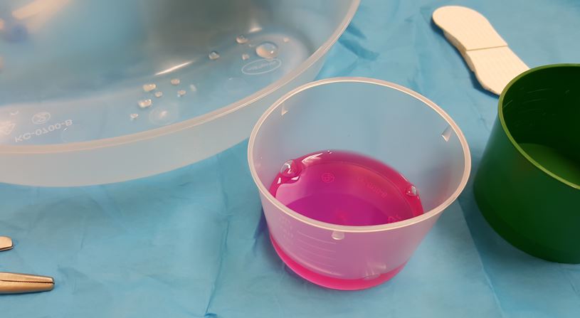 2% chlorhexidine in 70% pink alcohol 